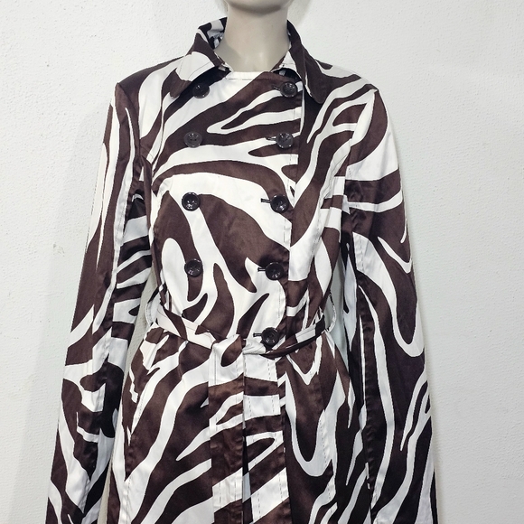 Zebra Print Double-Breasted Trench Coat - Picture 8 of 15